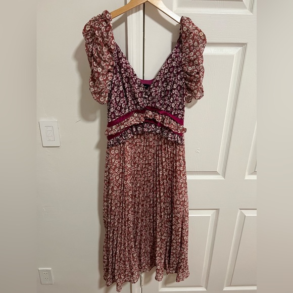 En Saison Women's Ditsy Floral Pleated Midi Dress - Picture 3 of 4